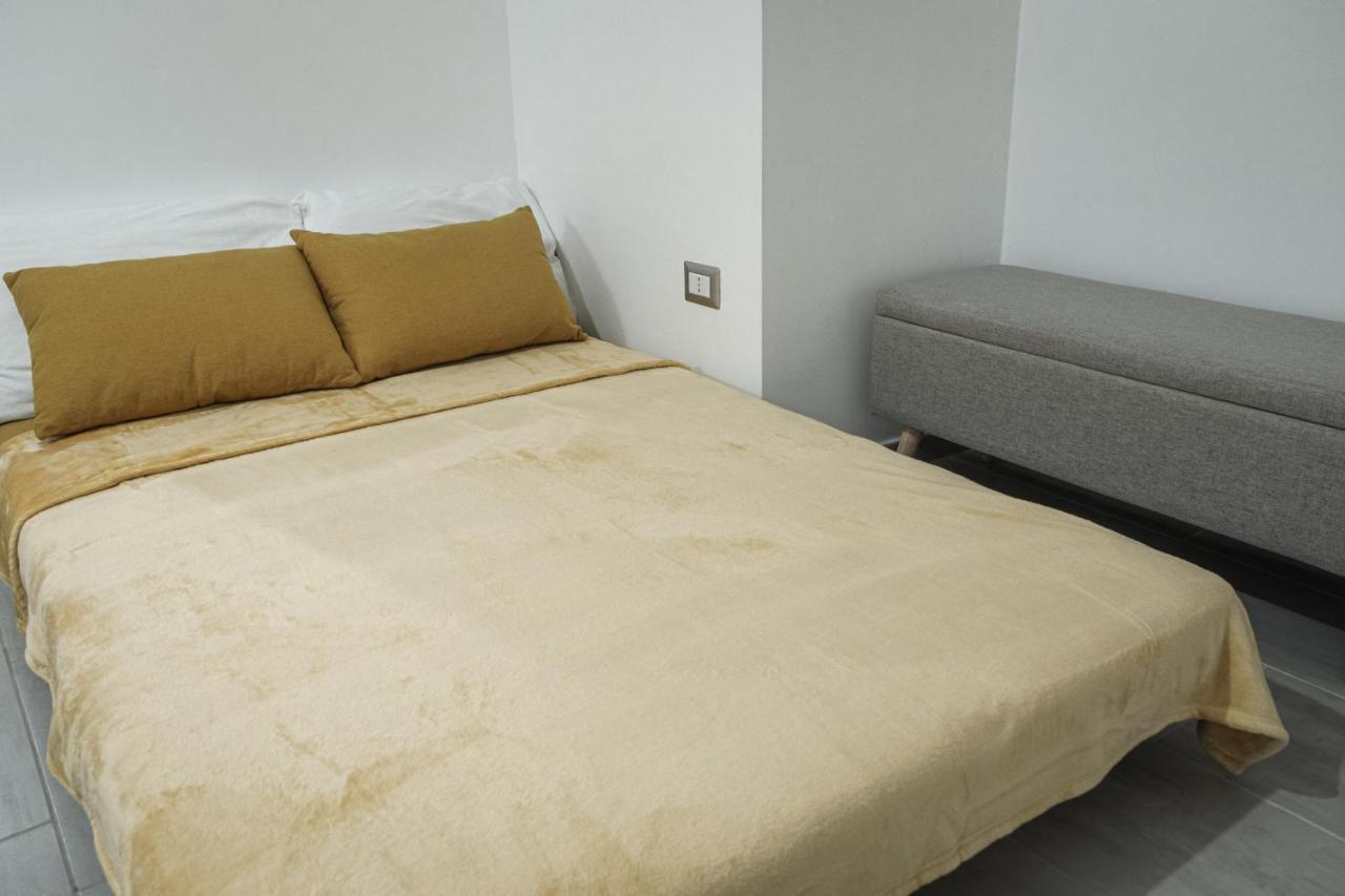 Independent House 51 Apartment เนเปิลส์ ภายนอก รูปภาพ